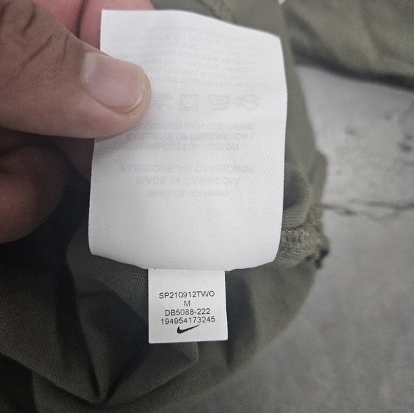 Men’s Short Sleeve T-Shirt, Nike Rare Green, Medium - Picture 5 of 7